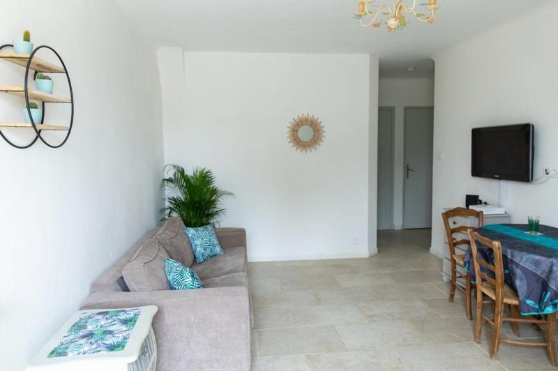 Entre Ble Et Lavande Apartment บอนนิเยอ ภายนอก รูปภาพ